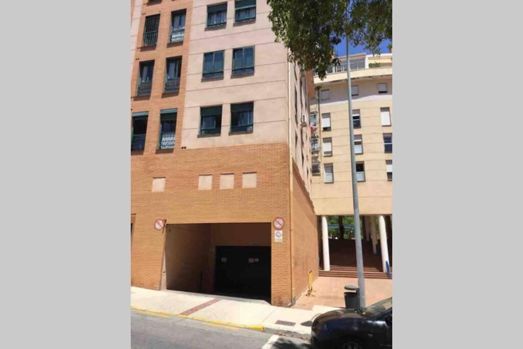 Confortable-Tranquilo Apartamento Junto Al Centro Malaga Exterior photo